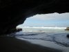 Caves Beach - Central Coast, New South Wales - Jedinečnost pláže Caves Beach spočívá v tom, že jsou na ní skalní labyrinty, kam je ovšem přístup jenom při odlivu.