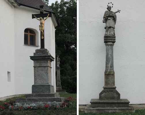 kříž a socha sv. Jana Nepomuckého za kostelem...