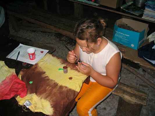 Snímek 057 - Malování batikovaných triček