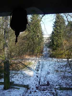 Pohled z balkénu směrem k bývalému lázeňskému domu, pozděj istudentským kolejím